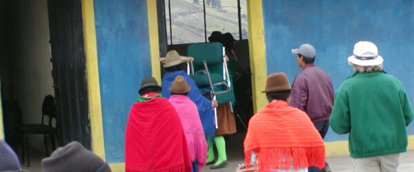 Desde la documentación activa a la revitalización contextualizada: experiencias con comunidades kichwahablantes en Ecuador